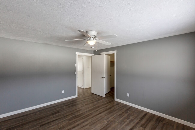 Photo - 3507 E 57th Ave