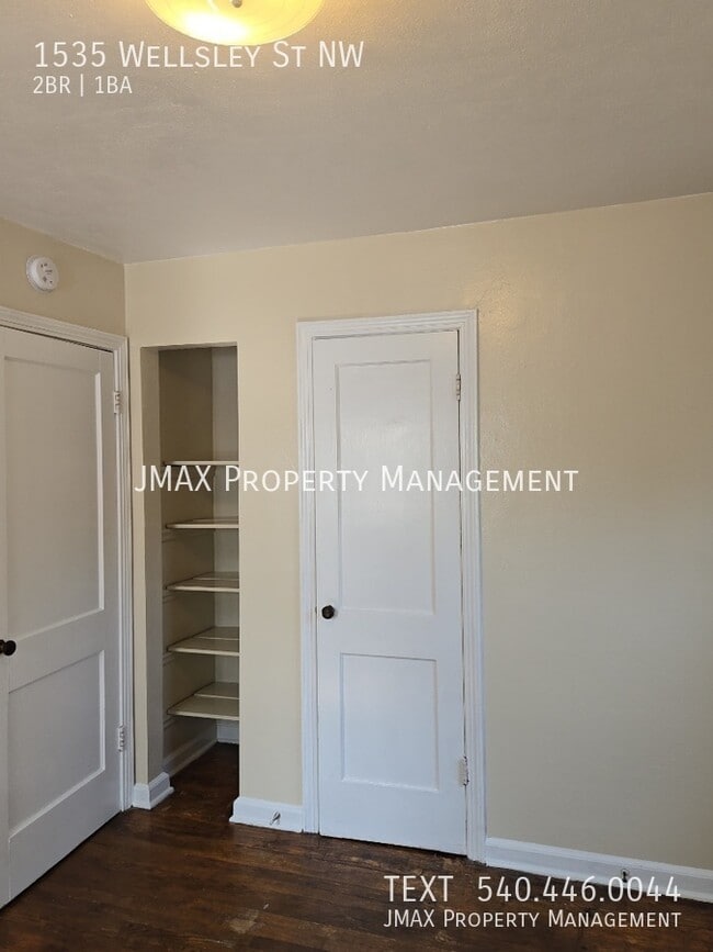 Photo - 1535 Wellsley St NW