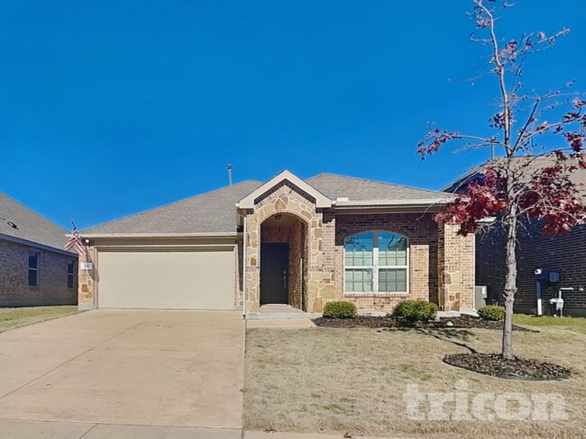 Photo - 810 Silverbell St