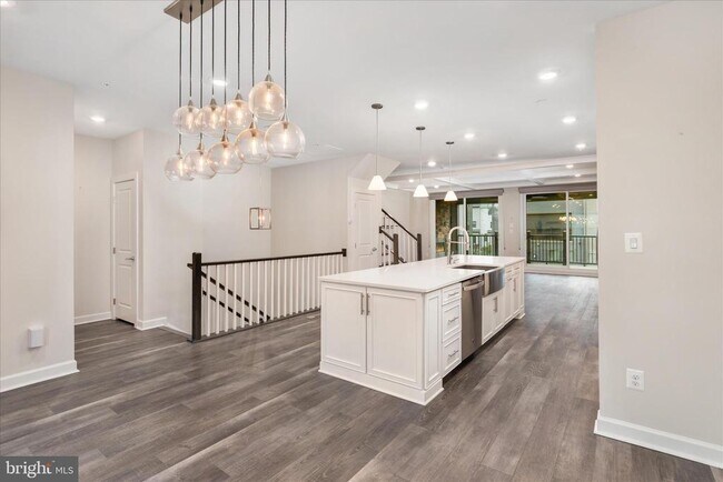 Building Photo - 12910 Sunrise Ridge Aly Unit 60