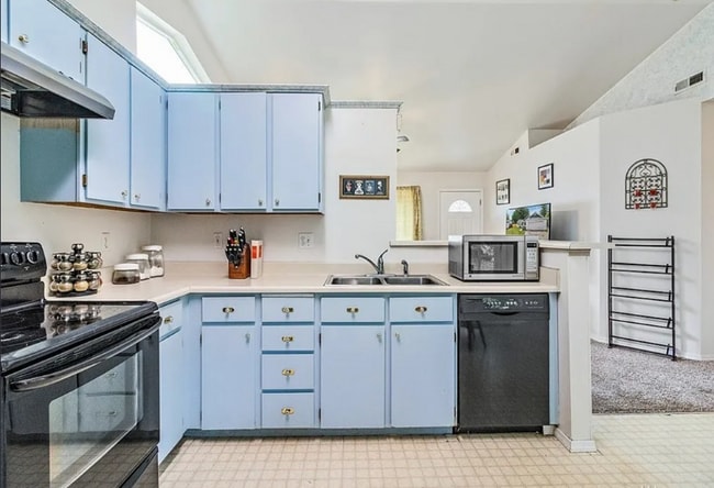 Photo - 6834 Troy Ln NE