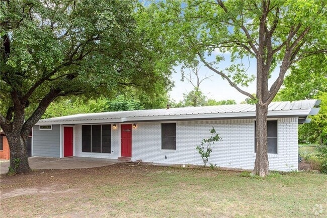 Building Photo - 102 W St Johns Ave Rental