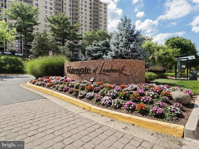 Photo - 309 Yoakum Pkwy Unit 1002