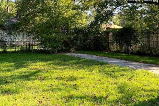 Photo - 9325 Kentshire Dr