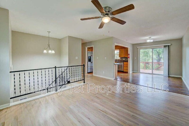 Photo - 6910 NW Belvidere Pkwy