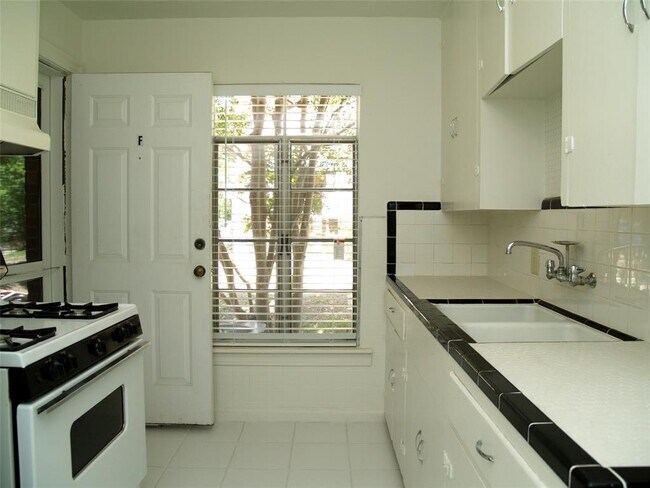 Photo - 3206 Tom Green St Unit F
