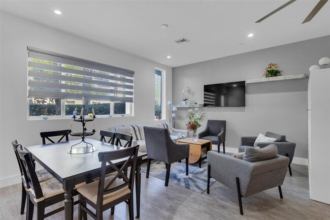 Photo - 1045 NE 18th Ave