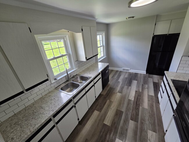 Photo - 1343 Mount Aetna Rd