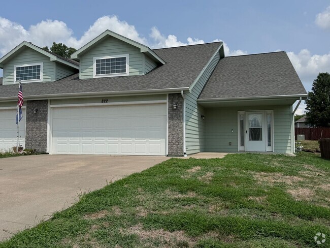 Building Photo - Large 2 bedroom duplex in Shawnee Heights ... Rental