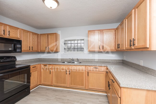 Photo - 1610 W 33rd St