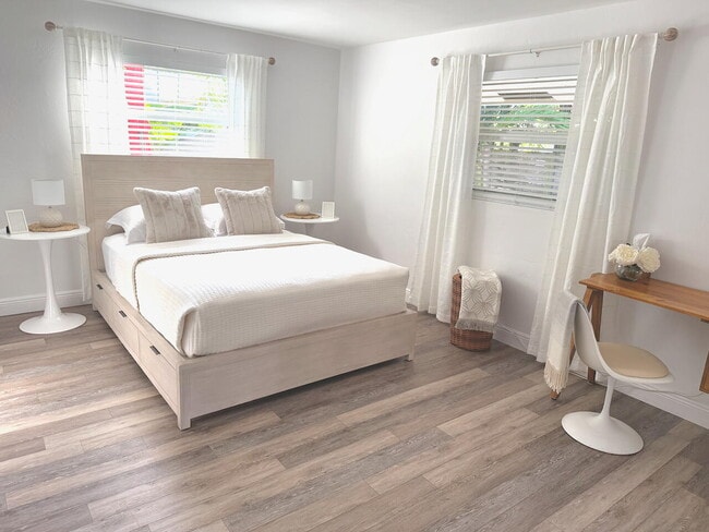 Photo - 311 N Swinton Ave