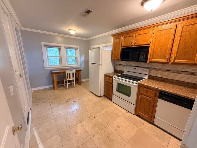 454 W Broadway St Unit 2