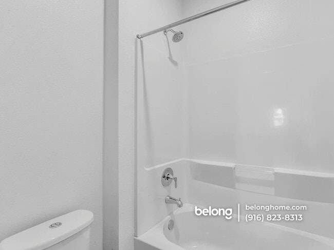 Photo - 305 Cinema St