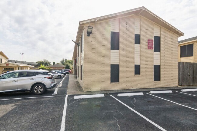 Photo - 3631 N MacGregor Way