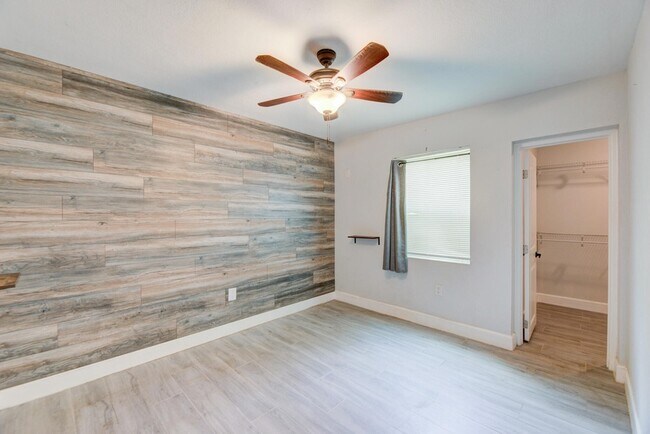 Photo - 2633 NE 16th Ave