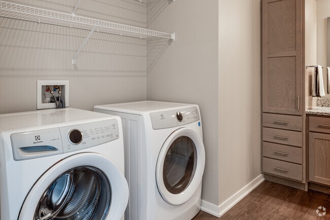 2BR, 2BA - 1119SF - Laundry