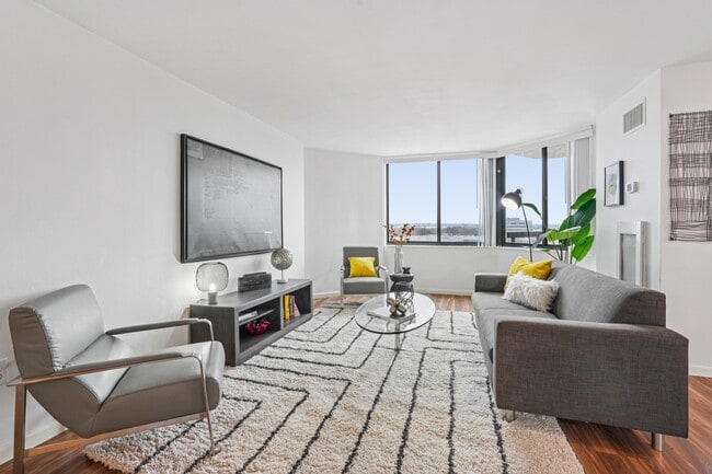 Photo - 530 Harmon Cove Tower Unit 530
