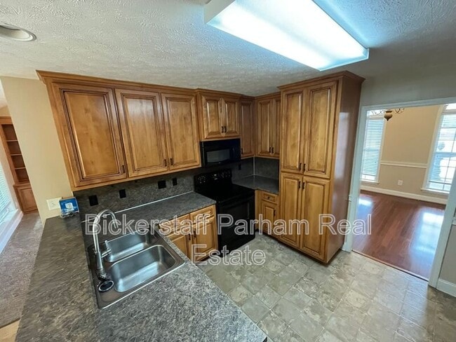 Photo - 6031 Broadstone Ct