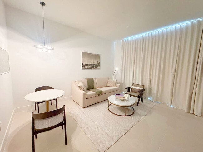 Photo - 159 NE 6th St Unidad FL48-ID1332433P