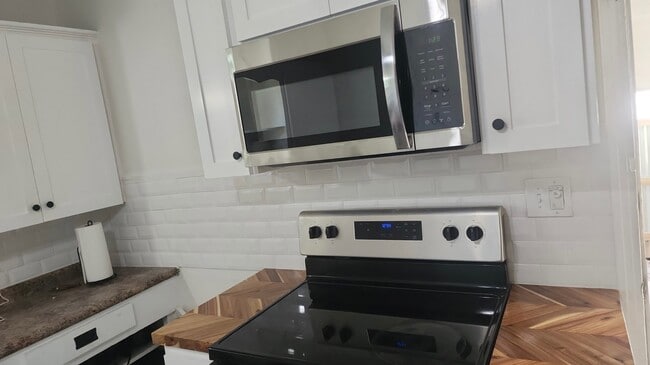 Photo - 208 Mary St