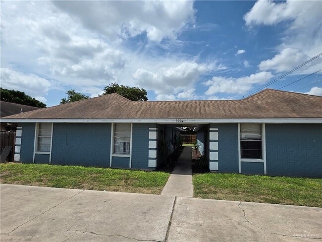 Photo - 900 W Caffery Ave Apartment
