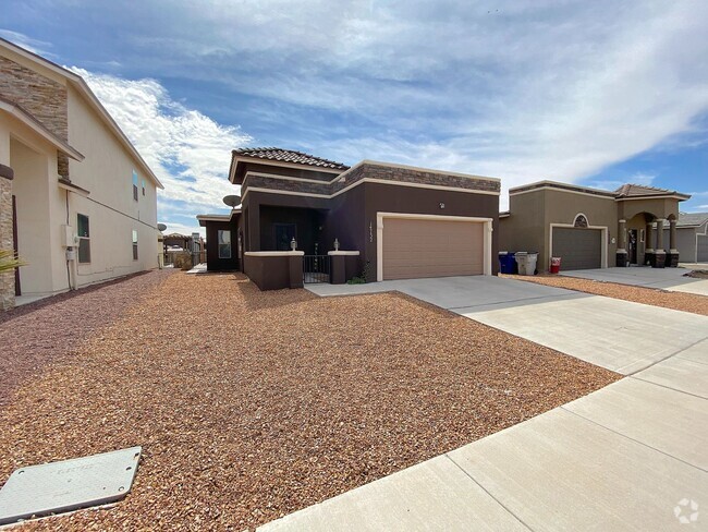 Building Photo - East El Paso 3 bed Refrig A/C Rental