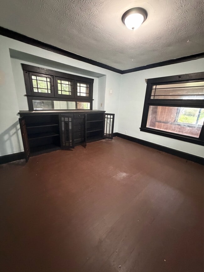 111 N Brockway Ave