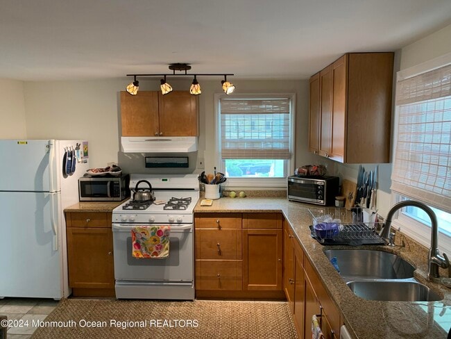 Photo - 19 Webb Ave Unit 2
