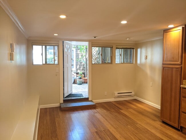 Photo - 1192 Page St Unidad B