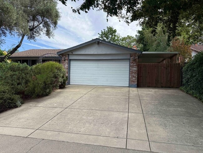 Photo - Great 3 Bedroom Walking Distance to American River