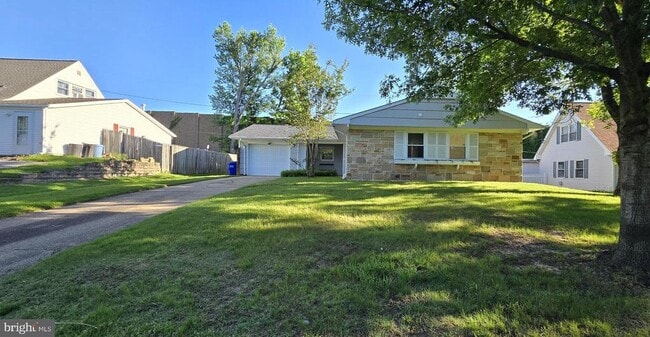 Photo - 12617 Heming Ln House