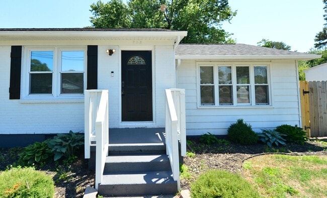 Photo - Renovated Ranch!