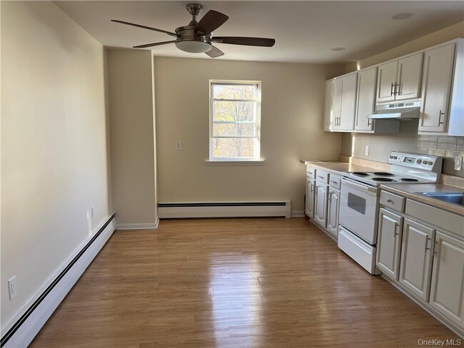 Photo - 1225 E Main St Unidad #4