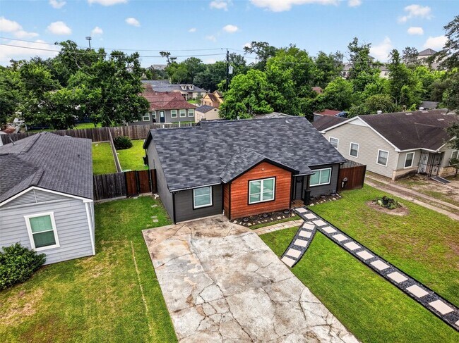 Photo - 3863 Arbor St