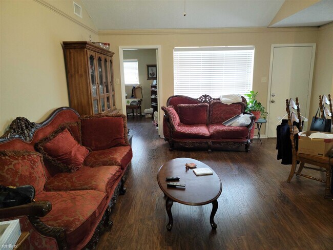 Photo - 3 br, 2 bath House - 3900 Windwood Cir