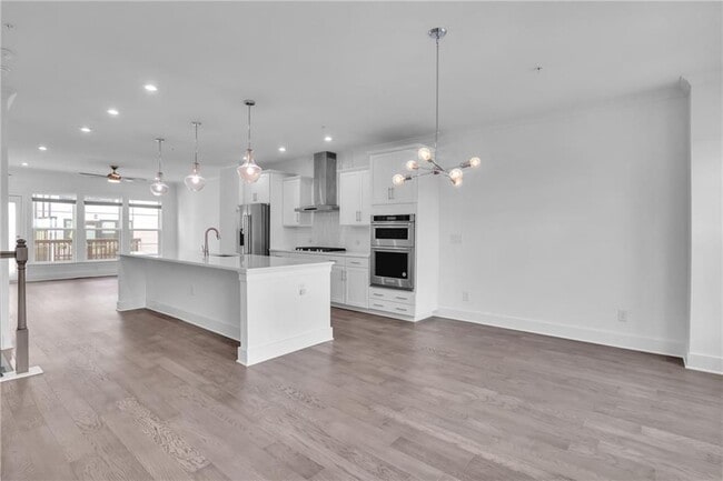 Photo - 545 Whitlox Rd NW