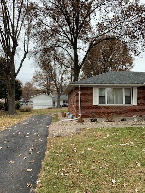 Photo - 2111 Clark Ave