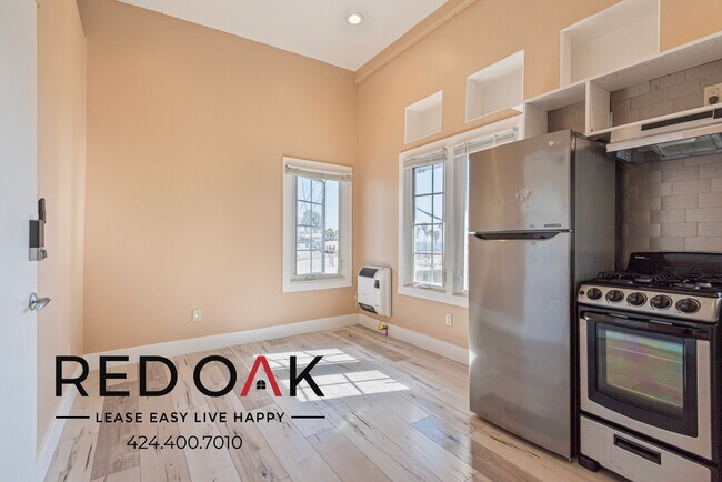 Photo - ~$655 OFF Each Month + 1 Week FREE~ Recent... Unit 37