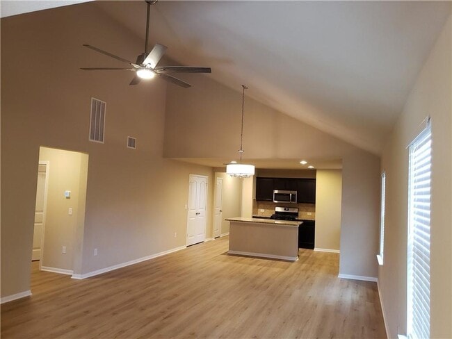 Photo - 14909 Custis Ln