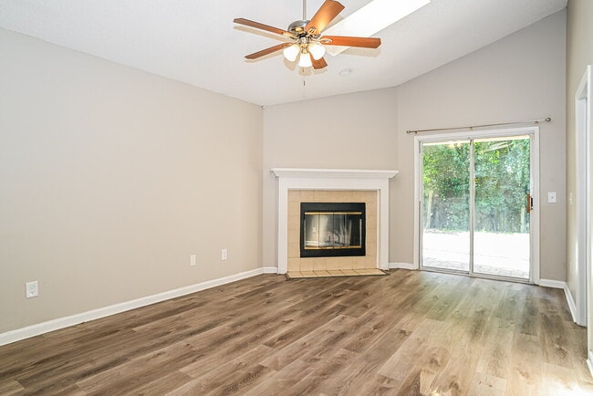 Photo - 8790 Townsquare Dr S
