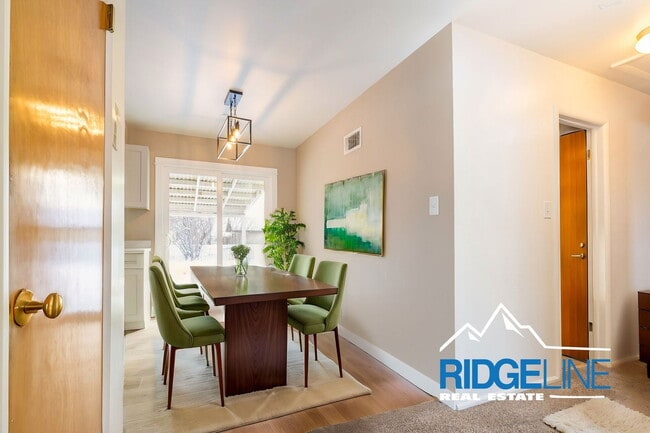 Photo - 204 19th Ave NW