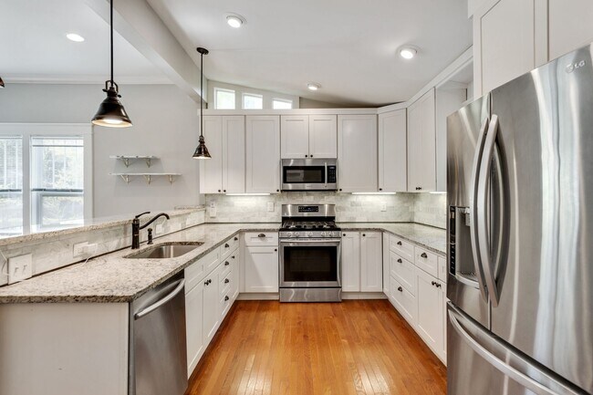 Photo - Beautiful 3Bed/2Bath home with Unique Feat...