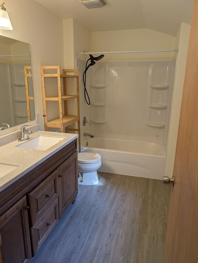 Photo - 3022 Barrow St Unit Barrow Street 3022  1