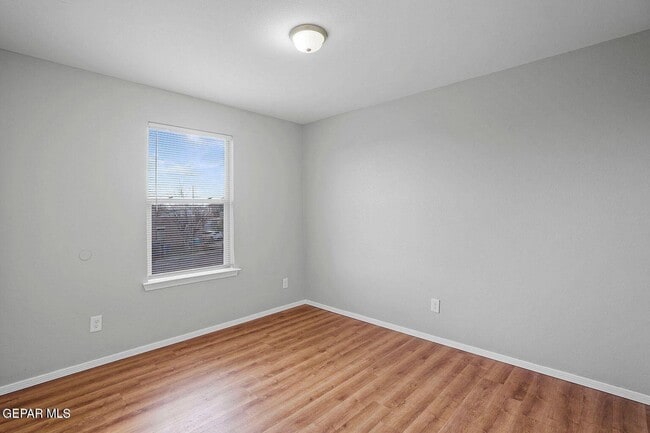 Photo - 6325 Geiger Ave