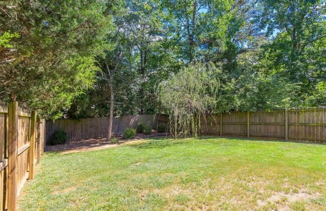 Photo - 100 Glenlea Ln