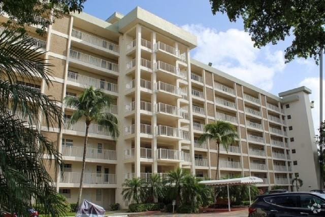 Building Photo - 3090 N Course Dr Rental