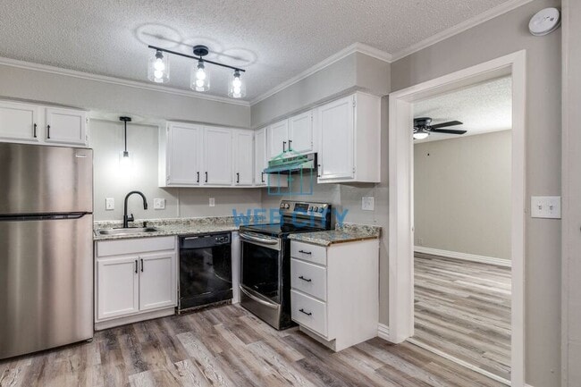 Photo - 242 Alexandria St