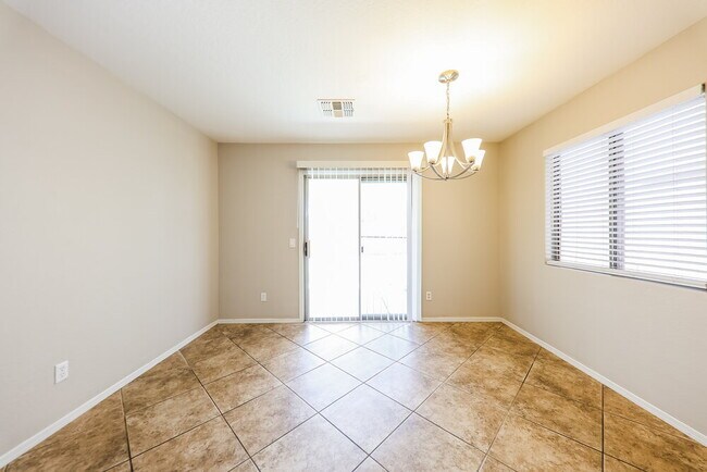 15955 W Winchcomb Dr