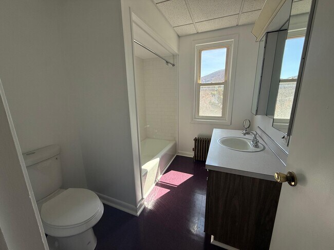 Photo - 152 Furnace St Unit 2