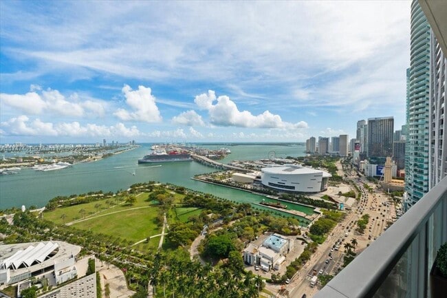 Building Photo - 1100 Biscayne Blvd Unit 3502 Rental